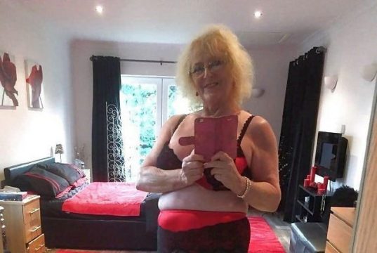 Oma milfs Pornos Lesbische Mama und Tochter Röhren